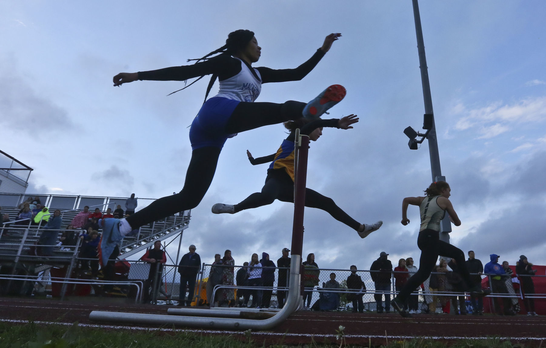 Class 2A Tolono Sectional 61 5.09.19.JPG